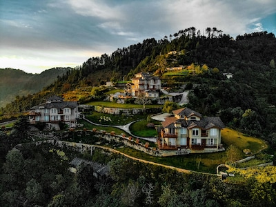 Mussoorie Best Season to Visit: A Seasonal Guide to the Queen of the Hills in India