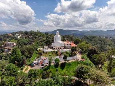 12 Best Tourist Attractions in Kandy, Sri Lanka