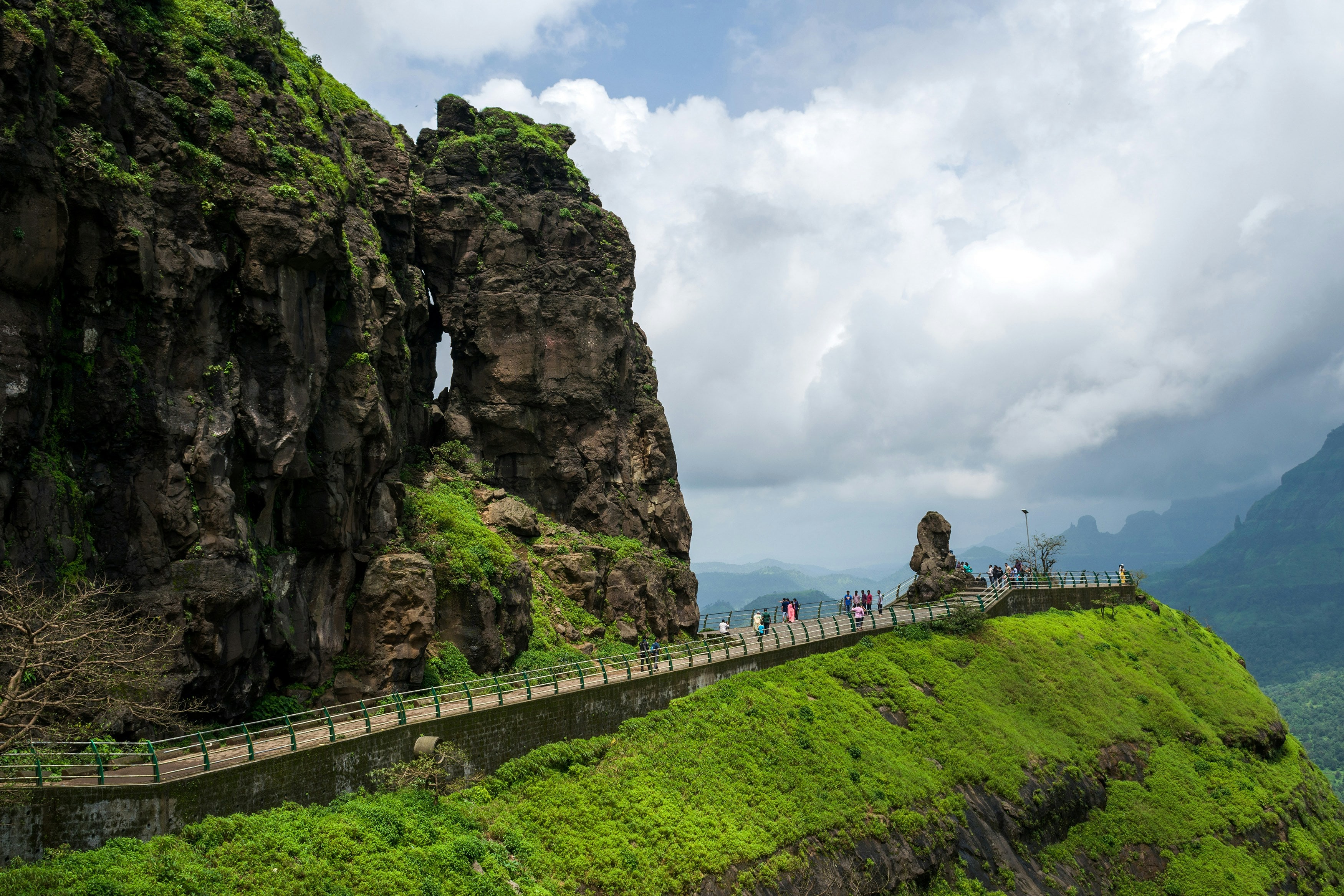 Explore the Majestic Western Ghats: Serene Places to See in Malshej Ghat