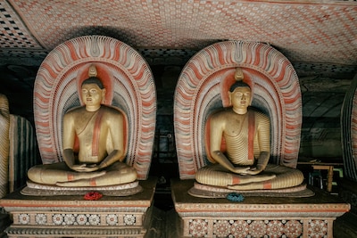 Dambulla Cave Temple in Sri Lanka: A Travel Guide to Visit the Buddhist Monastery