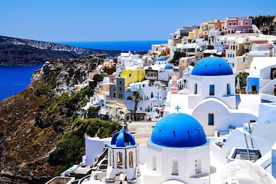 10 Amazing Places to Visit in Santorini: Explore the Serene Gems of the Aegean