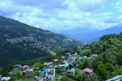 Places to Visit Near Gangtok: Family-Friendly Attractions for All Ages