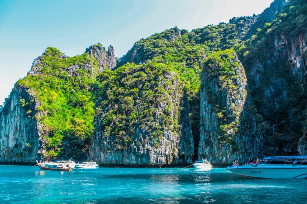 Krabi Nightlife: A World of Vibrancy and Liveliness
