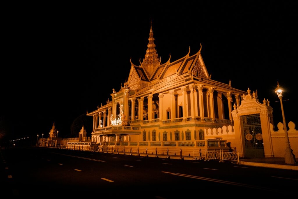Your Ultimate Guide to Nightlife in Cambodia: Bars, Lounges, Pubs, and More