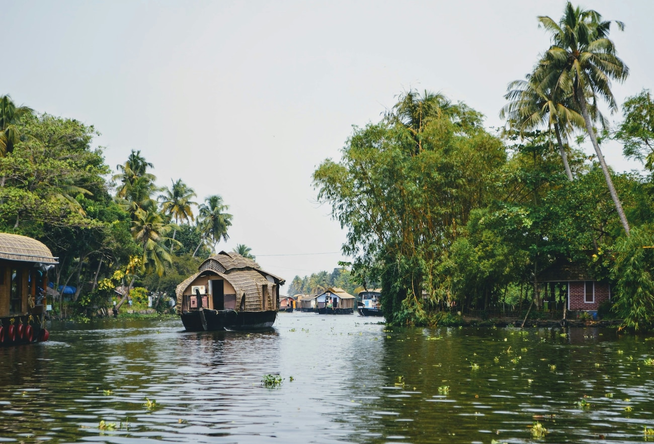 Experience the Serenity of House Boating in Alleppey