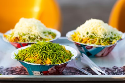 Top 10 Indian Street Foods in Mumbai You Simply Can’t Miss