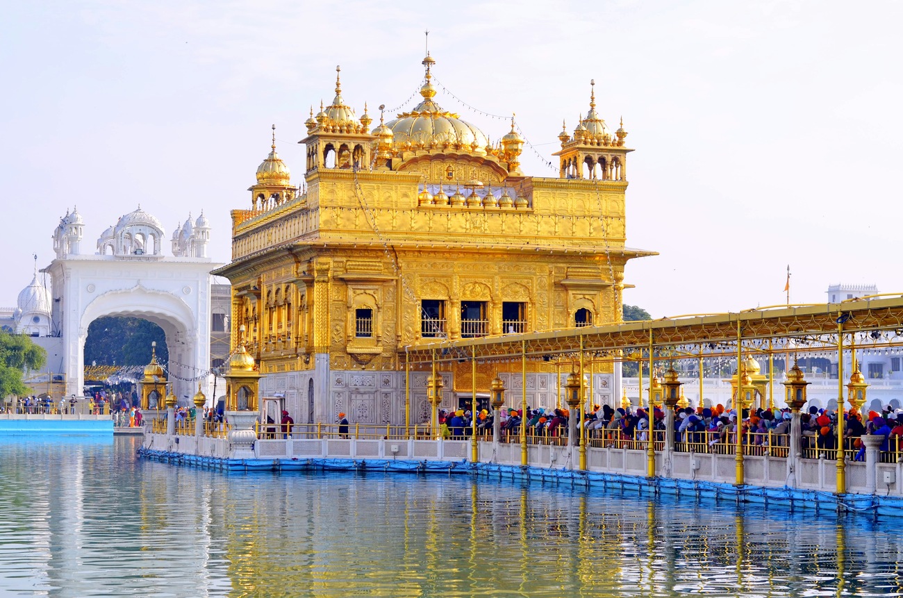 Amritsar Shopping Malls: A Fashion Fever Dream!