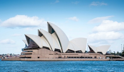 Exploring the Iconic Sydney Opera House: The Ultimate Travel Guide