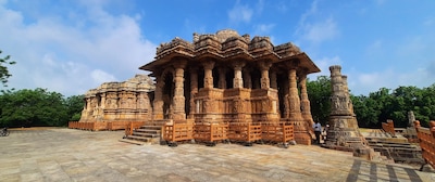 सर्वात पुरातन संस्कृतीपासून, जगातल्या सर्वात उंच स्टॅच्यूपर्यंत... गुजरात वीणा वर्ल्डसोबत!